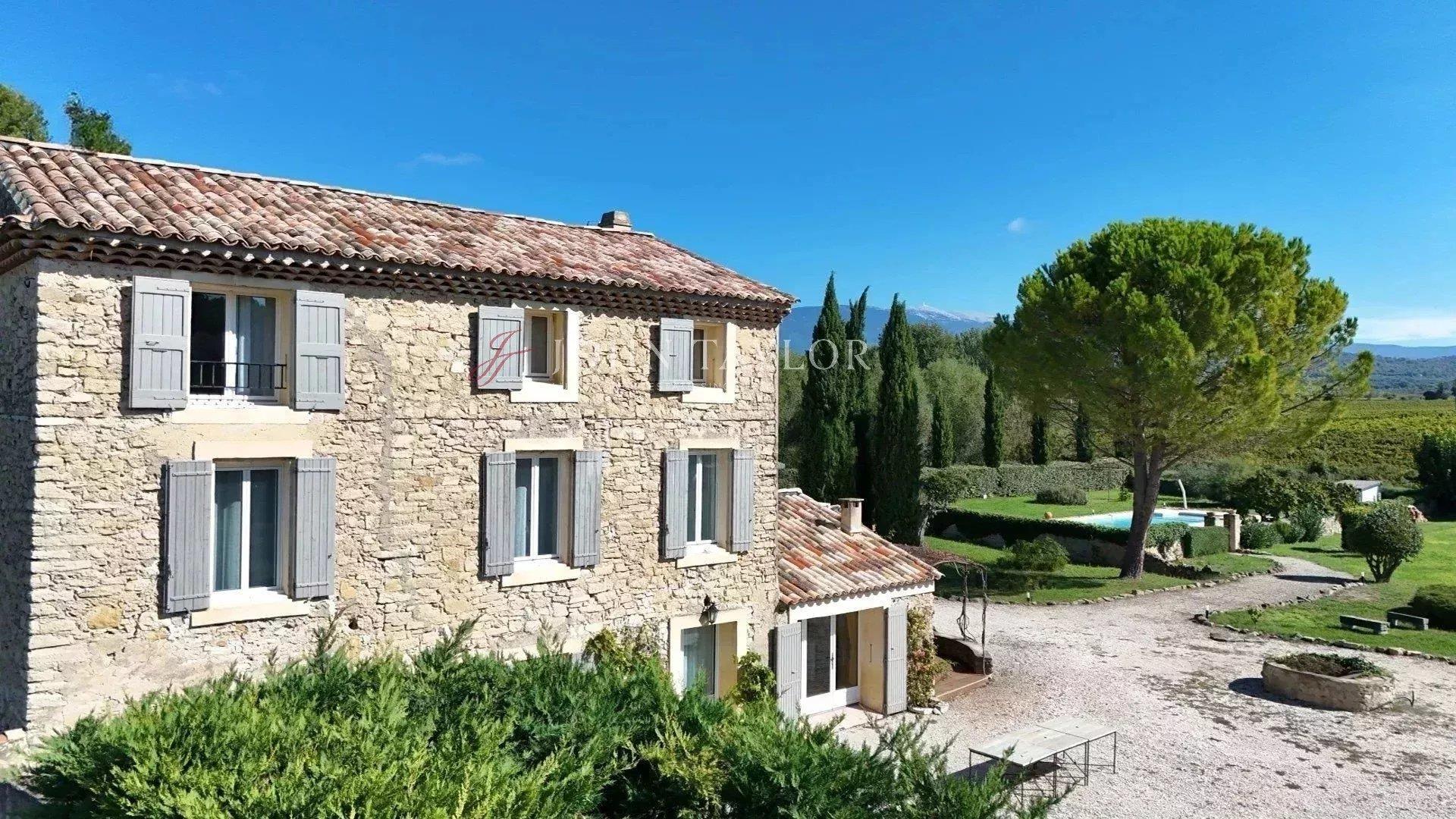 Maison à vendre, 340m², Mazan