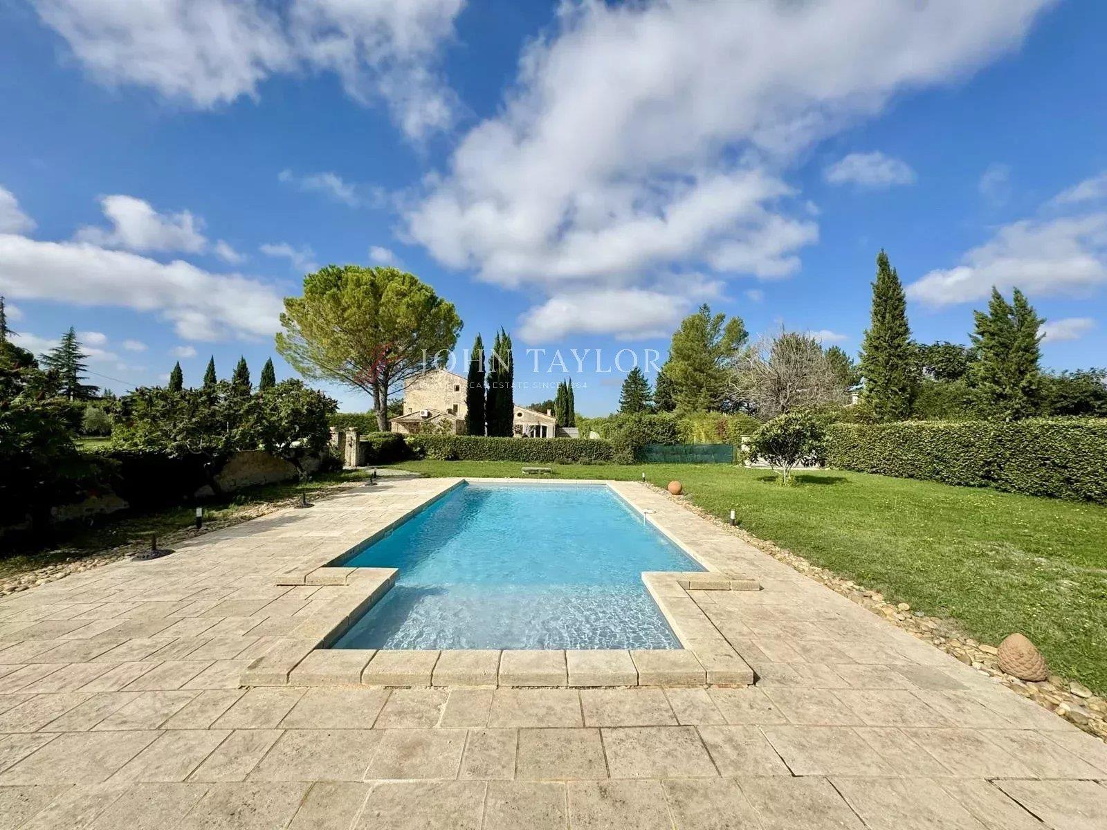 Maison à vendre, 340m², Mazan