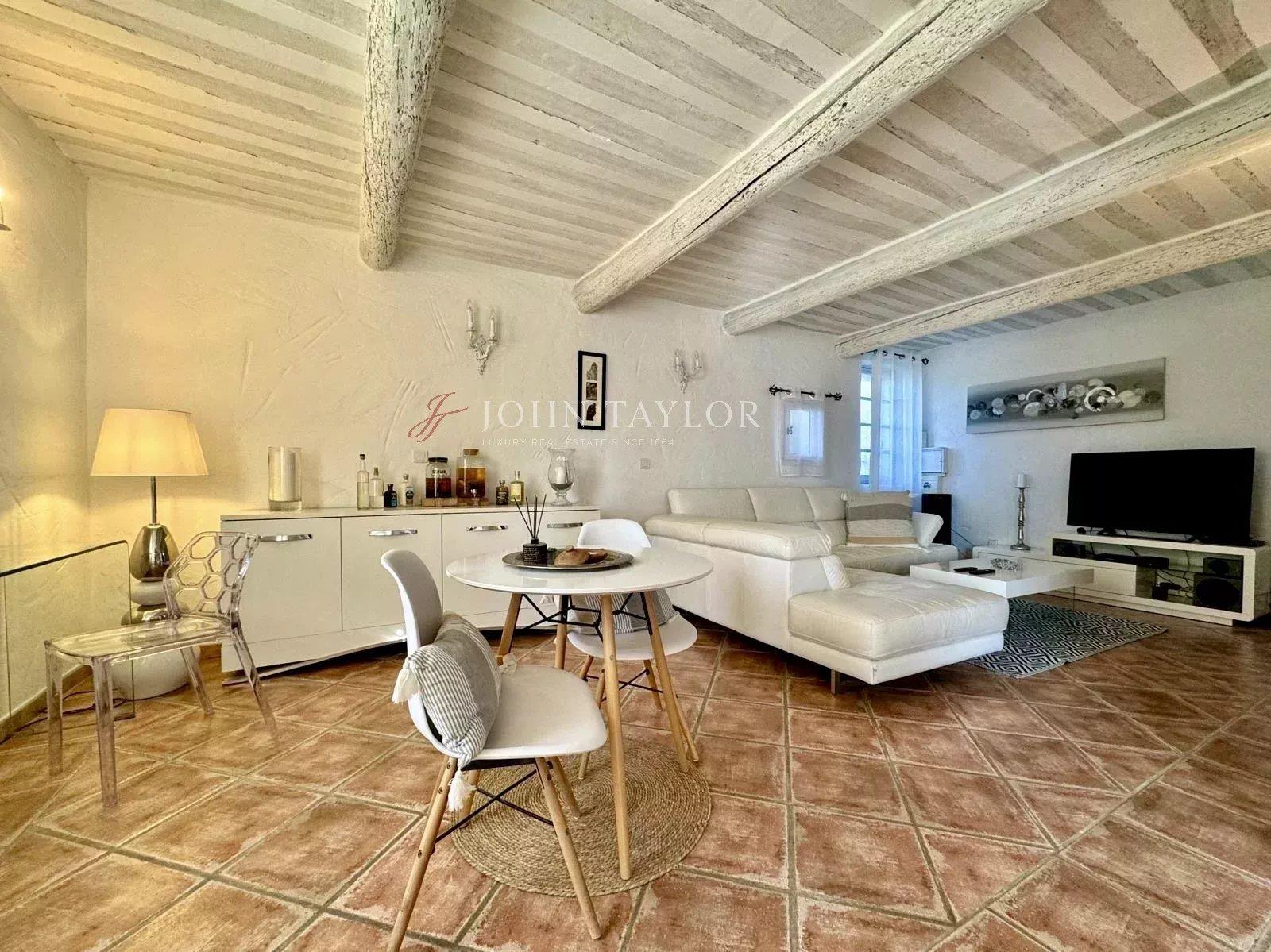 Maison à vendre, 340m², Mazan