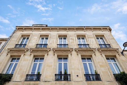 Appartement 6 pièces 140 m² · à Bordeaux · 140 m² · 997 500 €