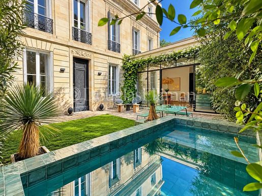 Maison 9 pièces 270 m² · à Bordeaux · 270 m² · 2 650 000 €