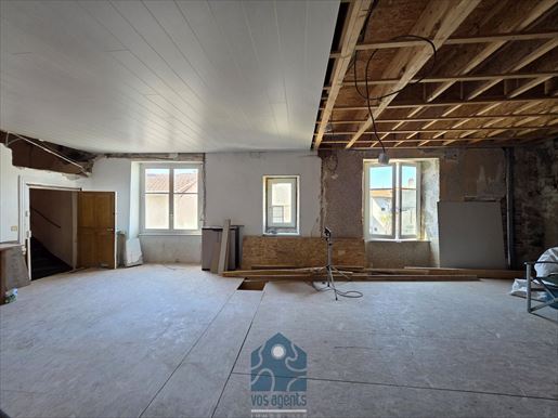 Appartement 3 pièces 135 m² · à Riom · 135 m² · 99 000 €