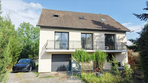 7 pièces 182 m² · à Saint-Priest-Bramefant · 182 m² · 289 000 €