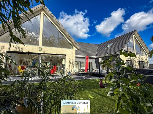Maison 7 pièces 253 m² · à Octeville-sur-Mer · 253 m² · 875 000 €