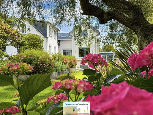 Maison 14 pièces 402 m² · à Montivilliers · 402 m² · 1 575 000 €