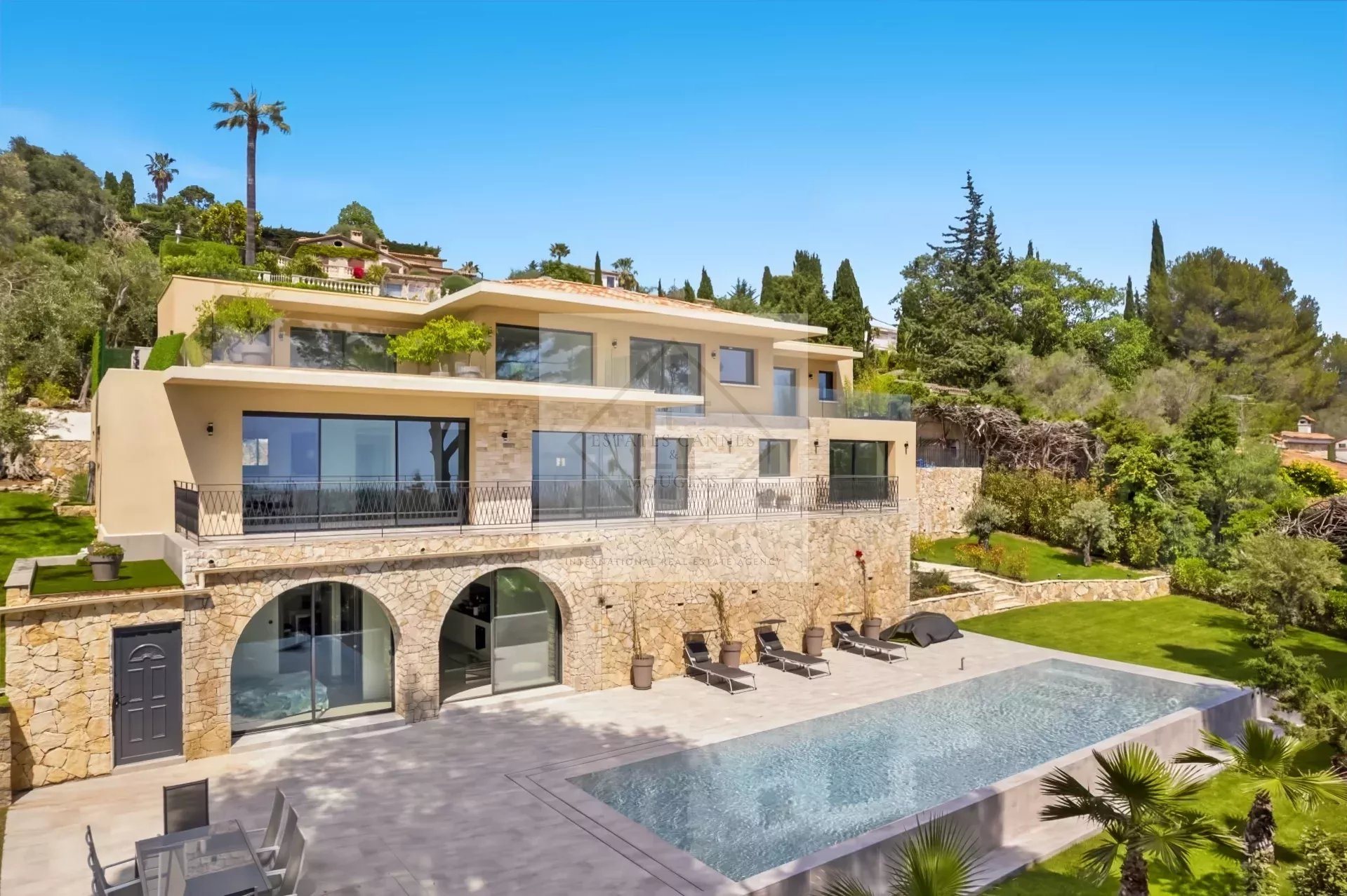 Maison à vendre, 372m², Mougins