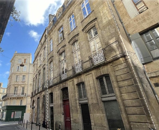 Immeuble 1 pièce · à Bordeaux · 577 500 €