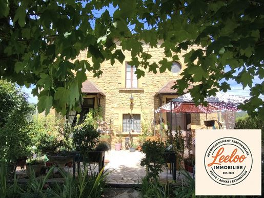 5 pièces 165 m² · à Sarlat-la-Canéda · 165 m² · 359 000 €