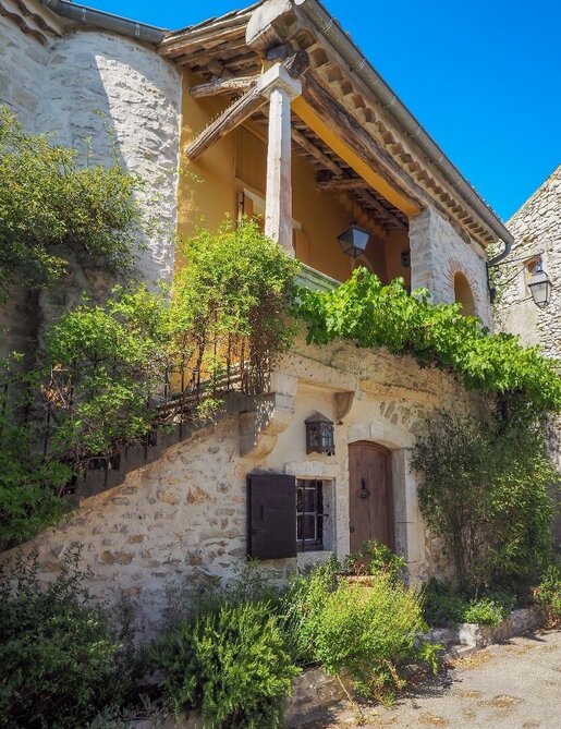 Maison 10 pièces 220 m² · à Lussan · 220 m² · 495 000 €
