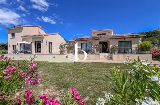 Maison 7 pièces 195 m² · à Barjac · 195 m² · 550 000 €