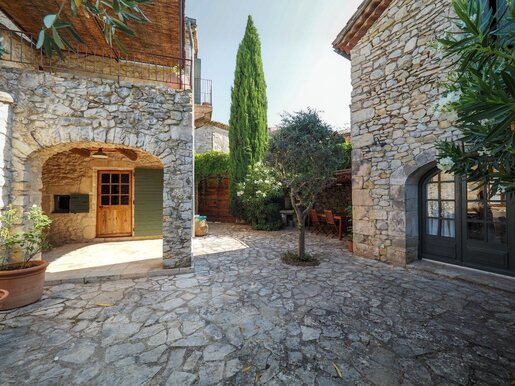 6 pièces 109 m² · à Lussan · 109 m² · 390 000 €