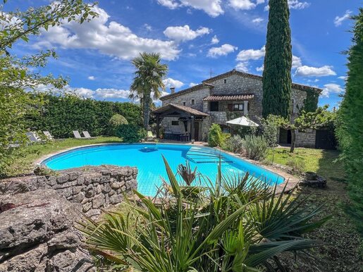 Maison 12 pièces 350 m² · à Ruoms · 350 m² · 735 000 €