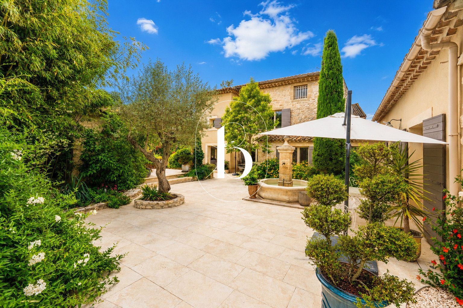Maison à vendre, 360m², Uzès