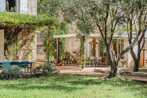 Maison 9 pièces 355 m² · à Uzès · 355 m² · 1 390 000 €