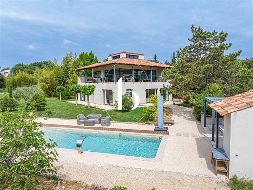 Maison 5 pièces 172 m² · à Uzès · 172 m² · 895 000 €