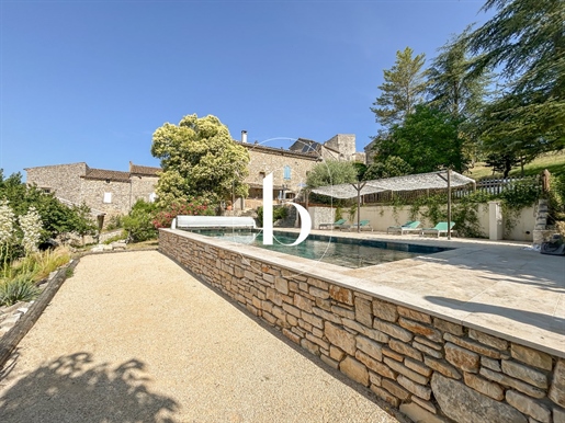 Maison 9 pièces 232 m² · à Barjac · 232 m² · 790 000 €