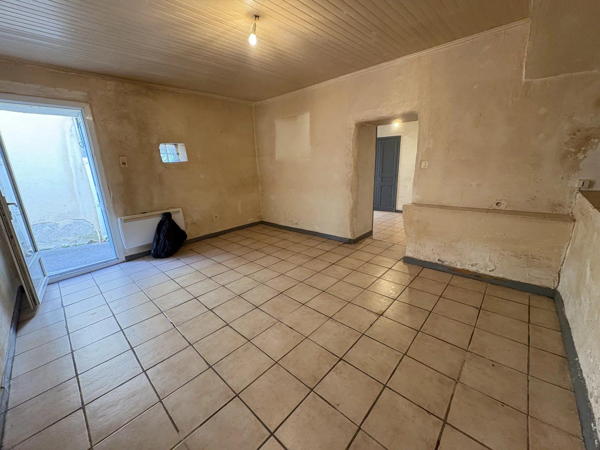 Maison à vendre, 61m², Ansouis
