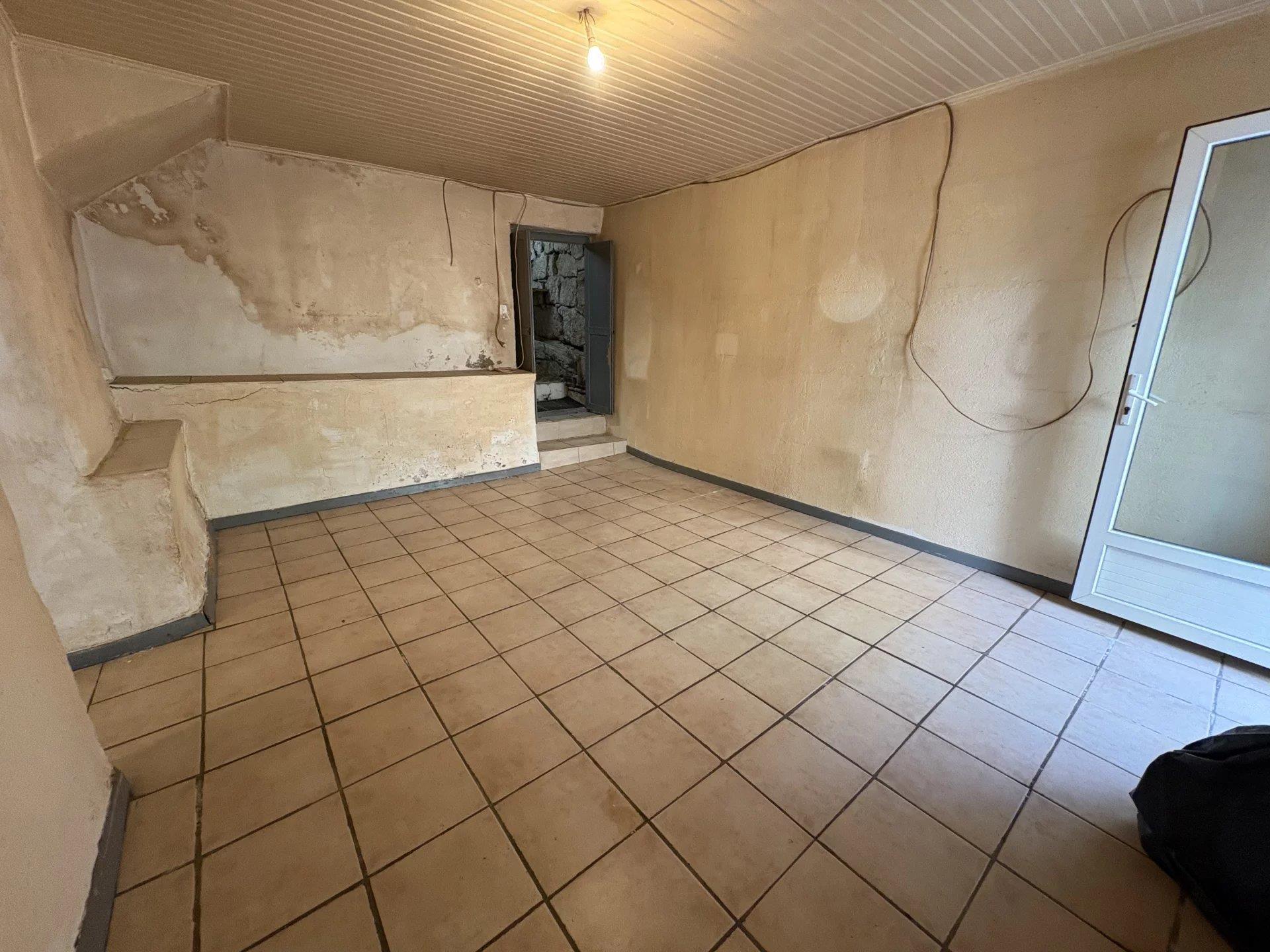 Maison à vendre, 61m², Ansouis