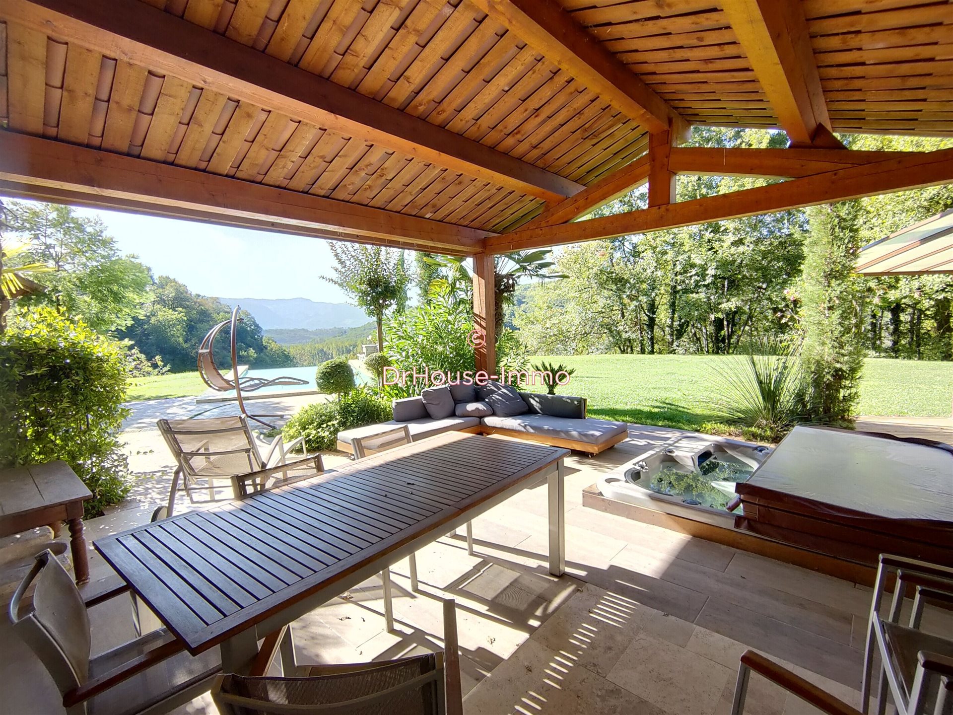 Maison à vendre, 250m², Saint-Vérand