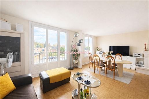 Appartement 4 pièces 81 m² · à Versailles · 81 m² · 475 000 €
