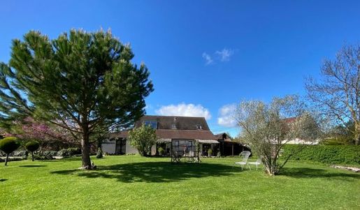 Maison 10 pièces 255 m² · à Chalon-sur-Saône · 255 m² · 560 000 €