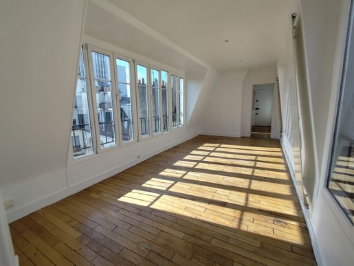 Appartement 2 pièces 37 m² · à Paris 15ème · 37 m² · 370 000 €