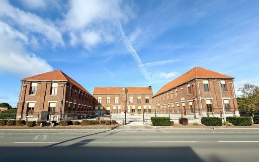 Maison 881 m² · à Landrecies · 881 m² · 740 000 €