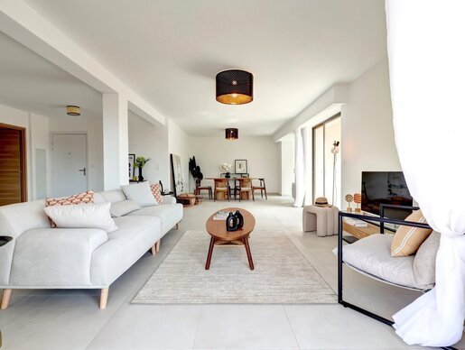 Appartement 4 pièces 132 m² · à Saint-Laurent-du-Var · 132 m² · 610 000 €