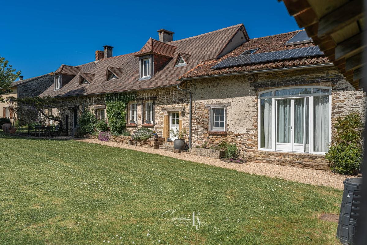 Maison à vendre, 232m², Saint-Saud-Lacoussière