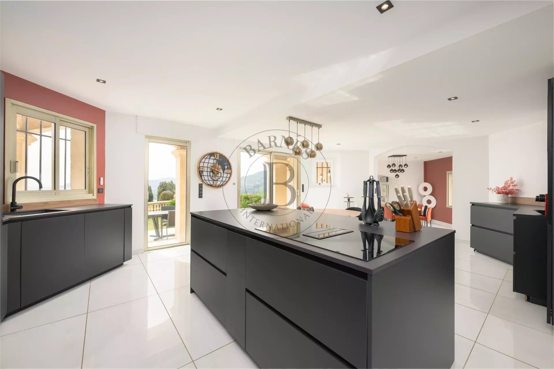 Maison à vendre, 350m², La Roquette-sur-Siagne