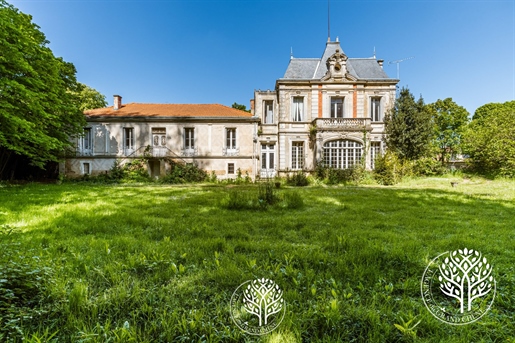 Maison 16 pièces 435 m² · à Tonnay-Charente · 435 m² · 890 000 €