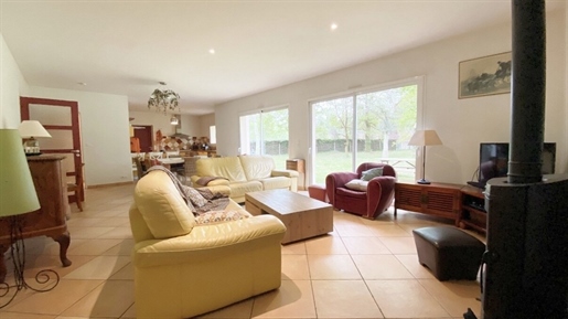 6 pièces 143 m² · à Soustons · 143 m² · 698 000 €