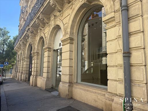 Local commercial 6 pièces 240 m² · à Béziers · 240 m² · 290 000 €