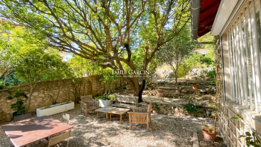 Maison 200 m² · à Marseille · 200 m² · 1 690 000 €