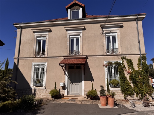 Maison 8 pièces 234 m² · à Louhans · 234 m² · 395 000 €
