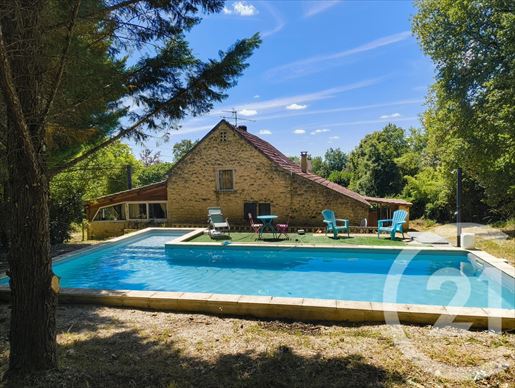 Maison 5 pièces 138 m² · à Gourdon · 138 m² · 180 000 €