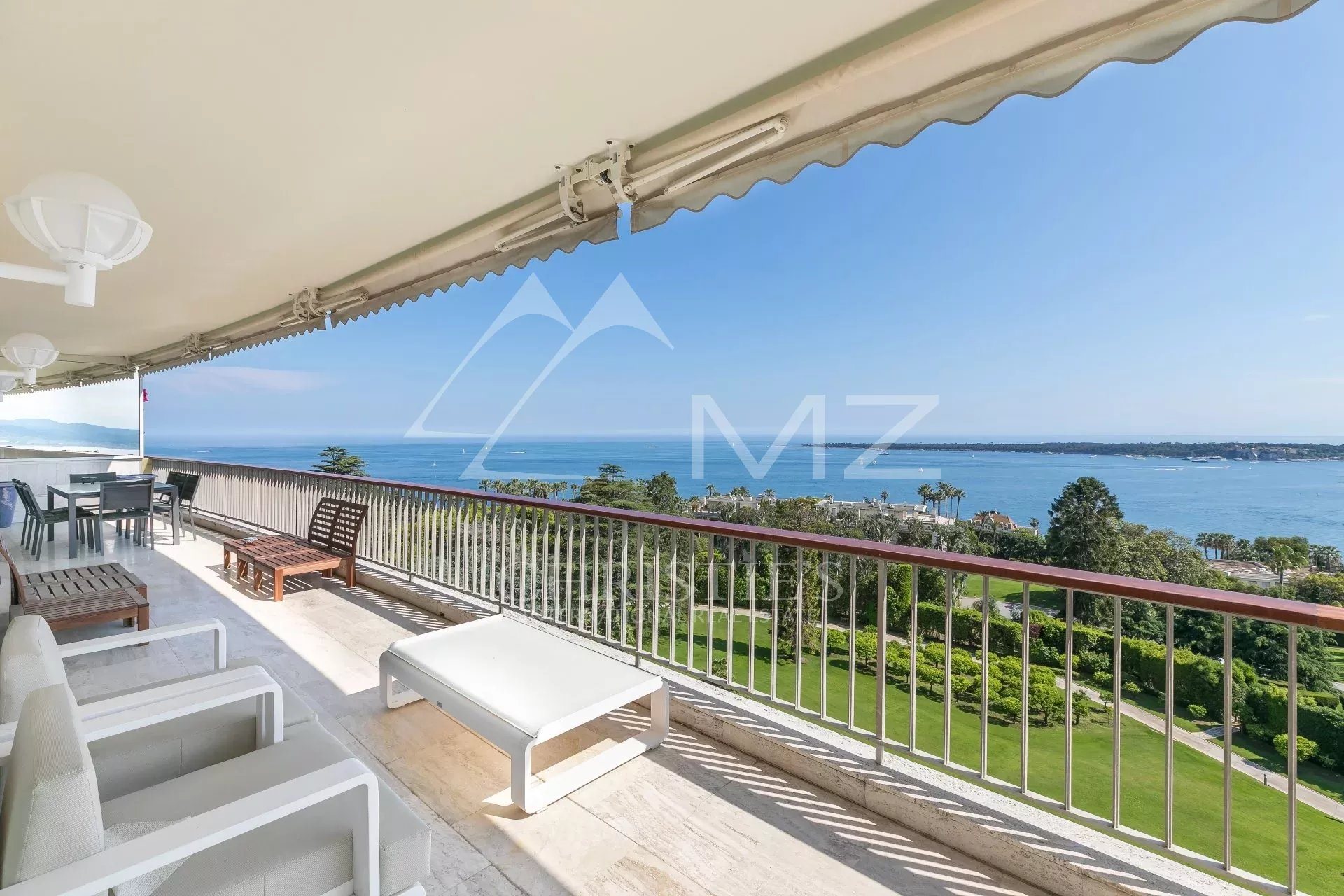 4-bed apartment, 209 m²