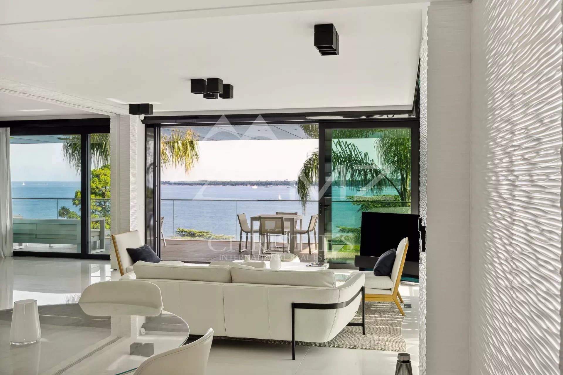 Piso de 2 habitaciones, 137 m²