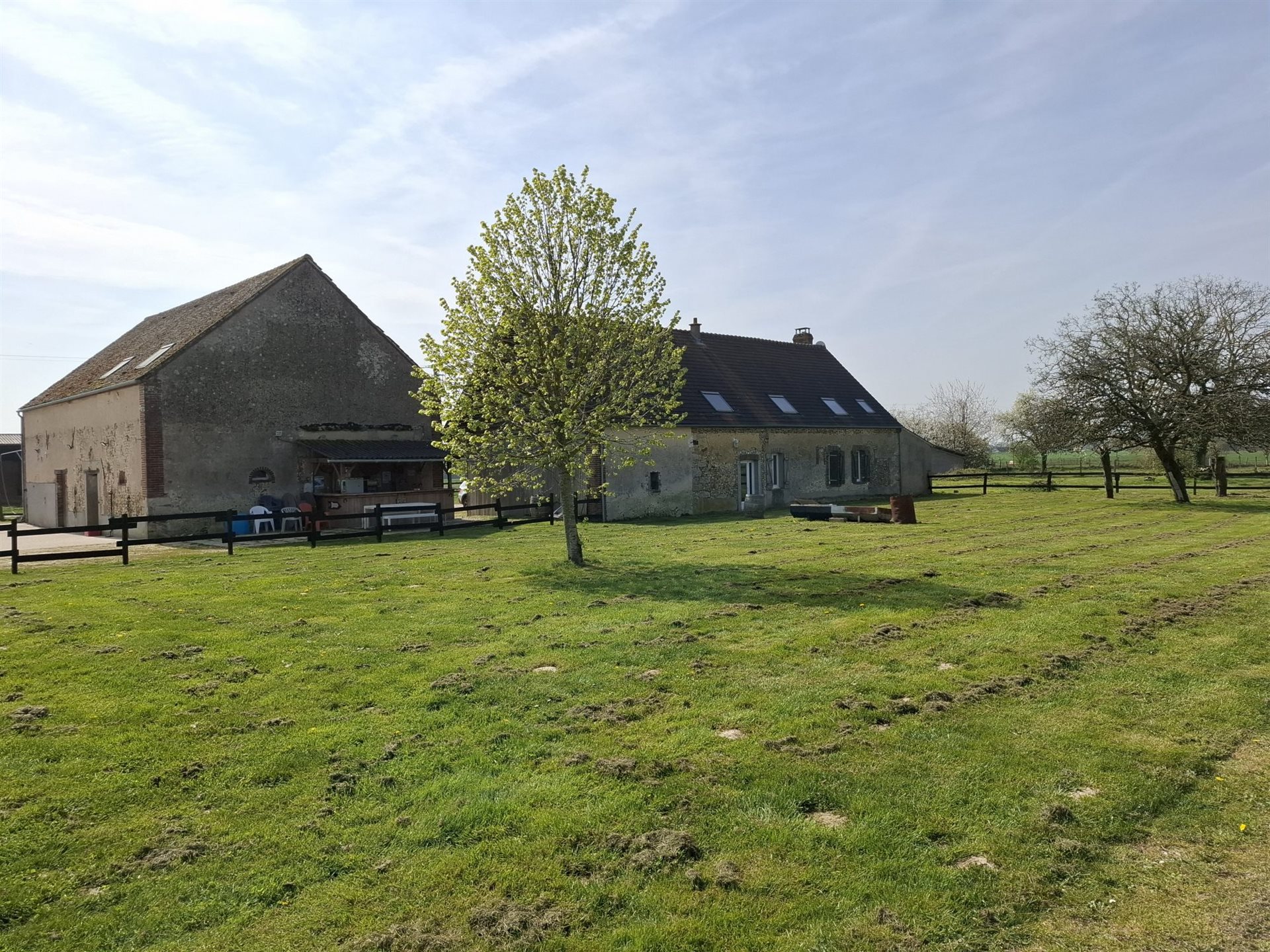 Maison à vendre, 250m², Douchy-Montcorbon