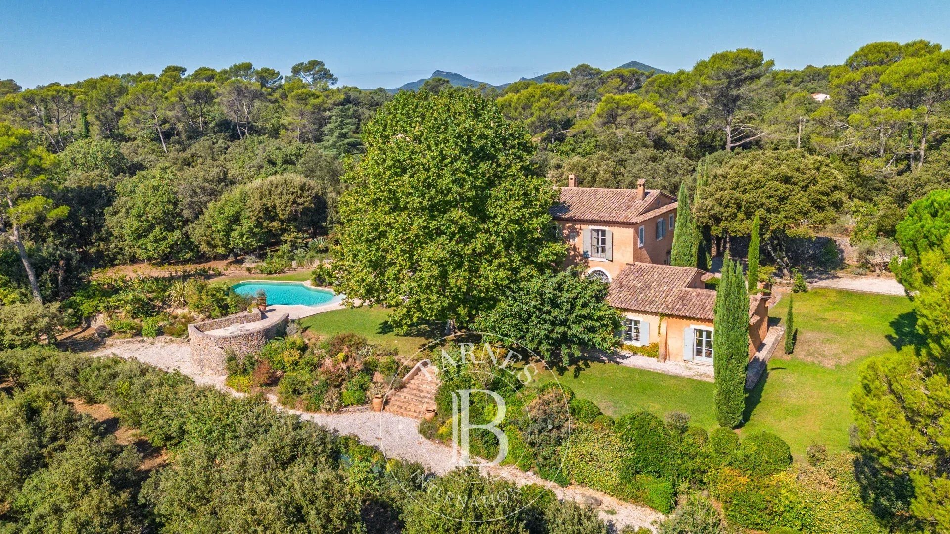 Maison à vendre, 430m², Flassans-sur-Issole