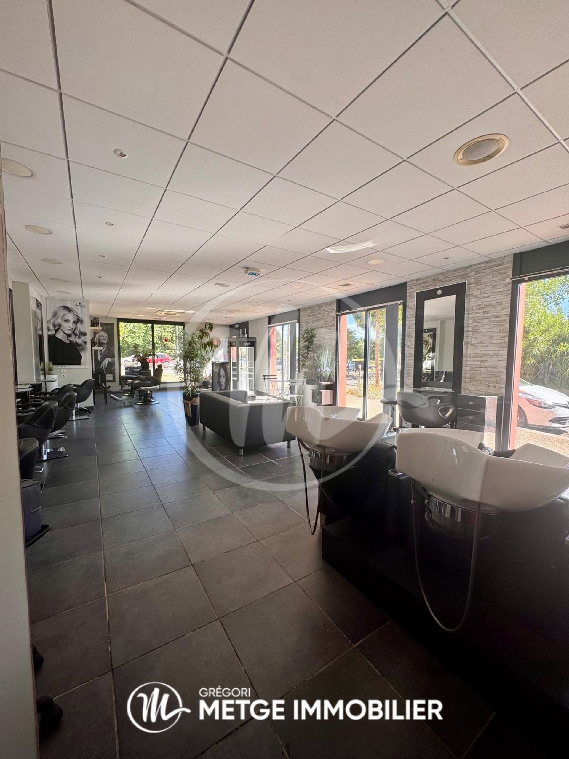 Premium West Montpellier Commercial Property For Sale - Vue 3