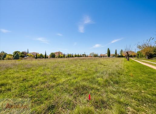 Terrain 1400 m² · à Saint-Christol-lez-Alès · 1 400 m² · 160 000 €