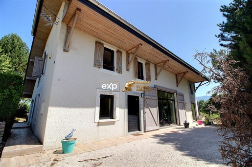 Maison 7 pièces 220 m² · à Saint-Ours · 220 m² · 849 000 €