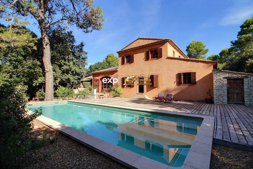 Maison 8 pièces 245 m² · à Taillades · 245 m² · 890 000 €