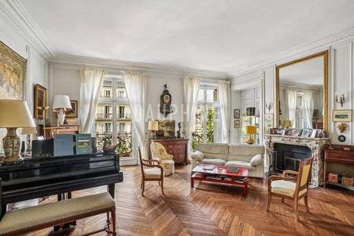 Appartement 5 pièces 155 m² · à Paris 6ème · 155 m² · 2 400 000 €