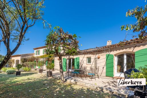 Maison 11 pièces 226 m² · à La Celle · 226 m² · 607 500 €