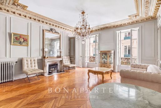 Appartement 5 pièces 175 m² · à Paris 8ème · 175 m² · 2 400 000 €