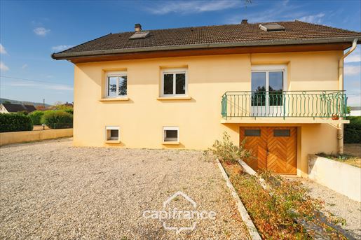Maison 7 pièces 120 m² · à Domblans · 120 m² · 209 000 €