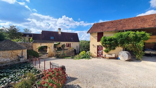 Maison 6 pièces 179 m² · à Saint-Cybranet · 179 m² · 449 000 €