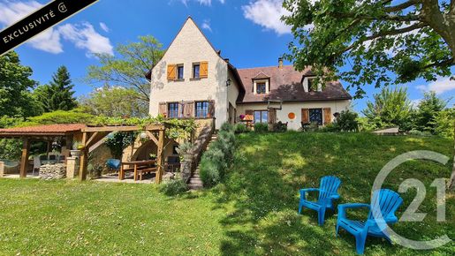 Maison 9 pièces 215 m² · à Saint-Julien-de-Lampon · 215 m² · 425 000 €